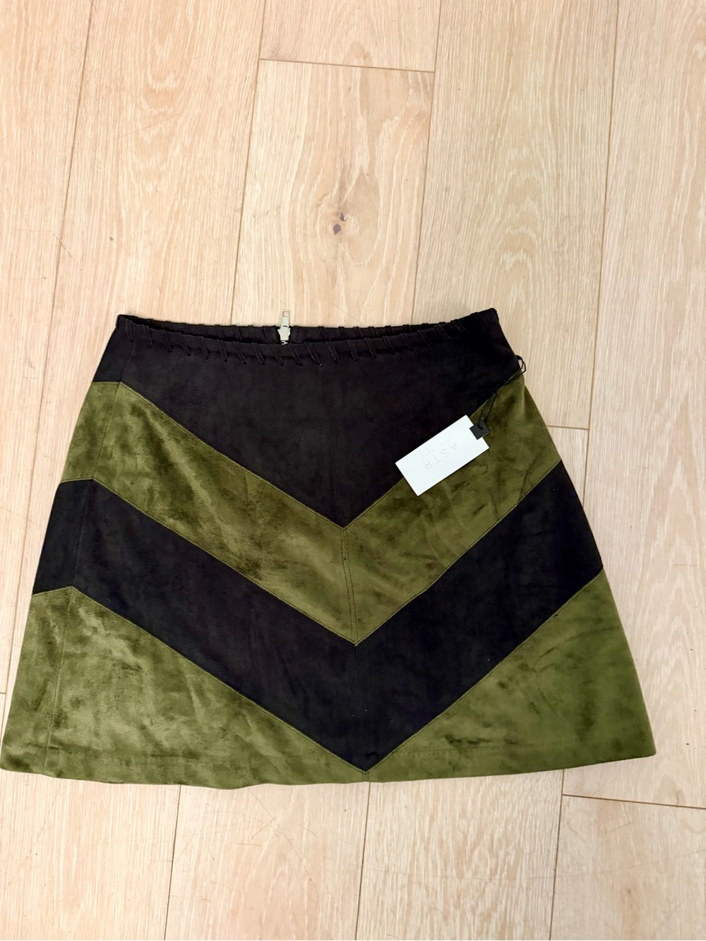 Astr Olive Green and Black Chevron A-Line Suede Mini Skirt
